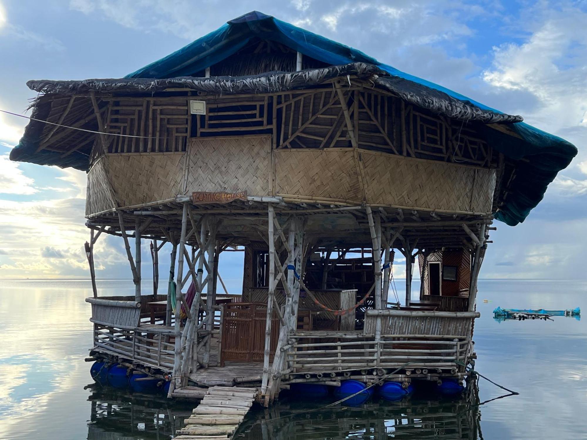 Bamboo Nest Beachfront Puerto Princesa ภายนอก รูปภาพ