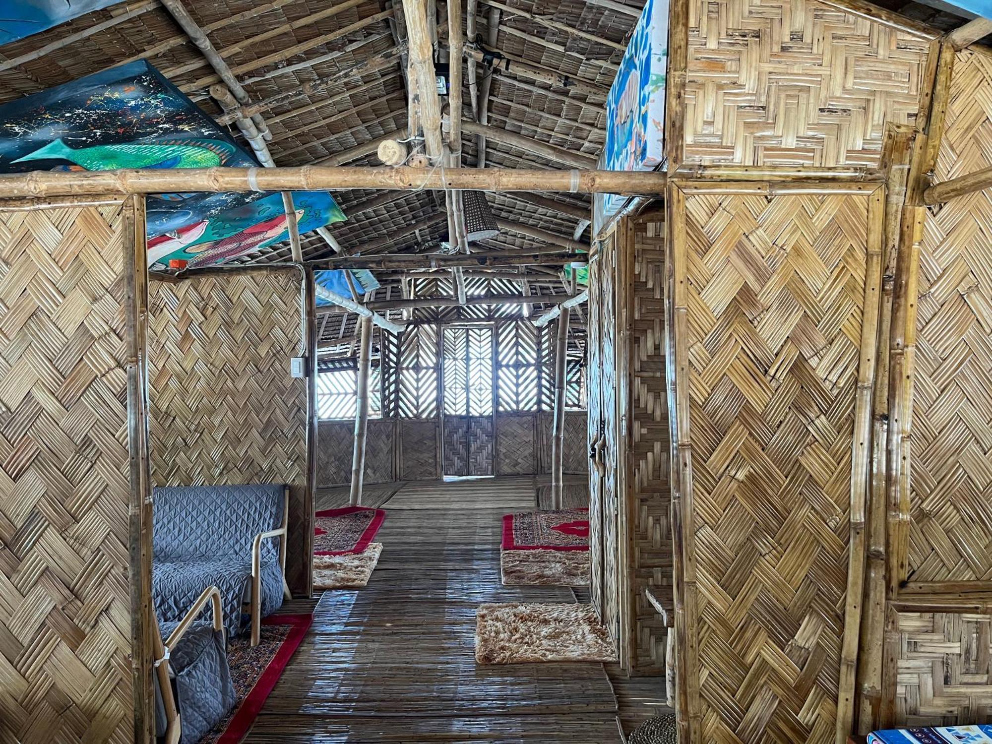Bamboo Nest Beachfront Puerto Princesa ภายนอก รูปภาพ