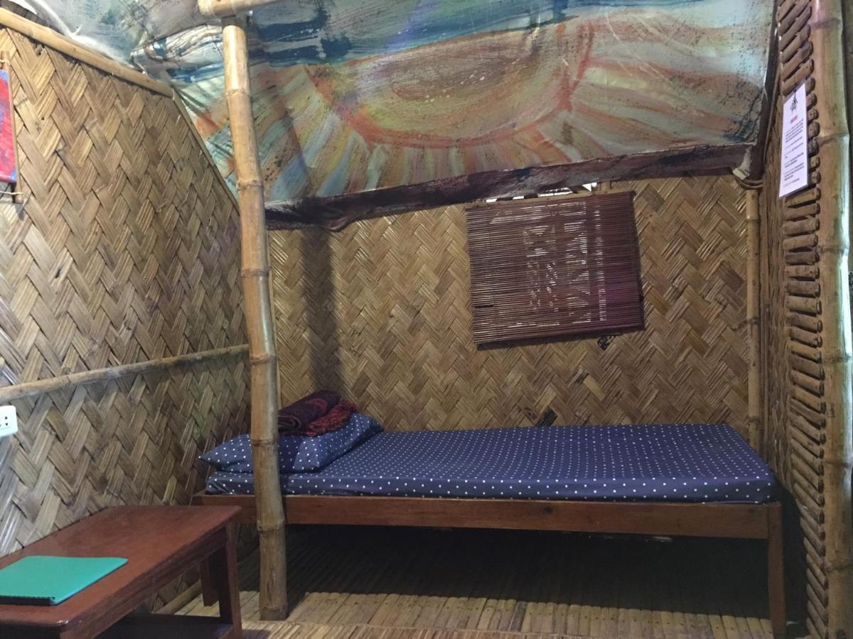 Bamboo Nest Beachfront Puerto Princesa ภายนอก รูปภาพ