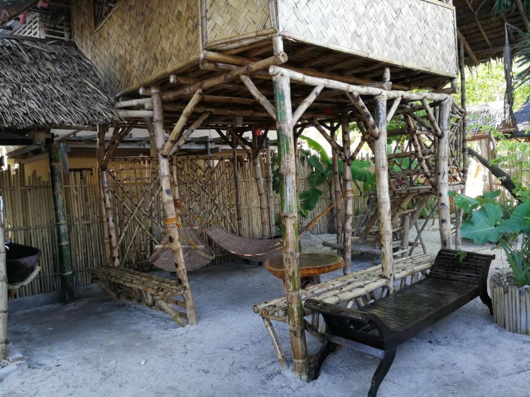 Bamboo Nest Beachfront Puerto Princesa ภายนอก รูปภาพ